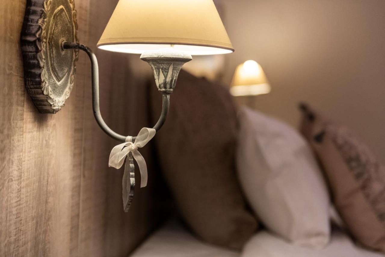 Hotel De La Tour Melen ภายนอก รูปภาพ